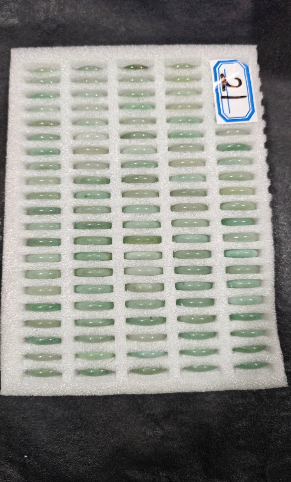 Green Aventurine Crystal Ring – Luck, Growth & Opportunity
A beautifully carved natural Green Aventurine ring, known worldwide as the Stone of Luck