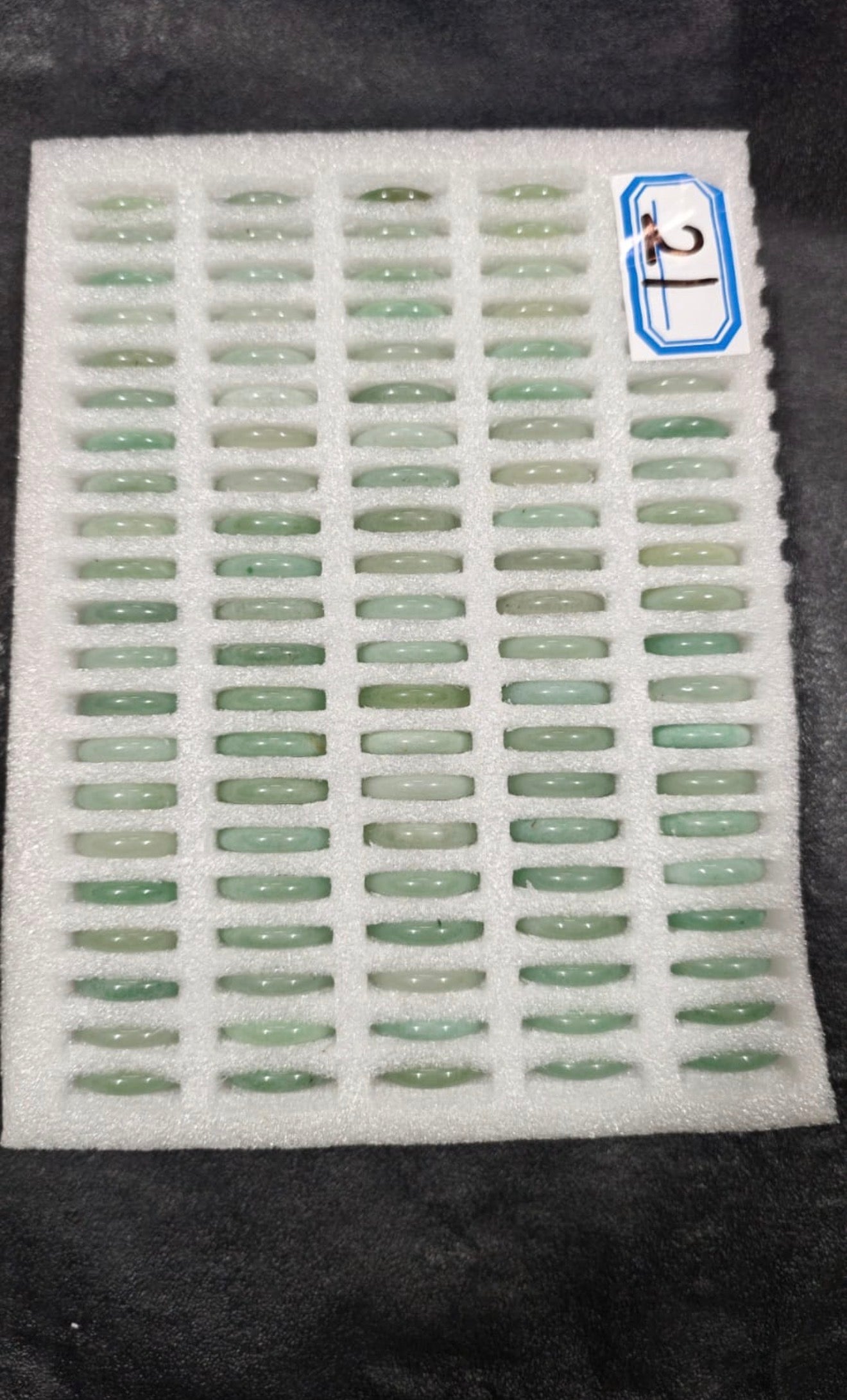 Green Aventurine Crystal Ring – Luck, Growth & Opportunity
A beautifully carved natural Green Aventurine ring, known worldwide as the Stone of Luck