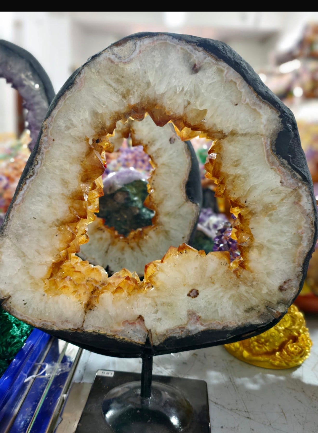 Here is a catalogue-ready English description (Hindi style but NO Hindi words) for your Citrine Clusters 👇
Short, clean