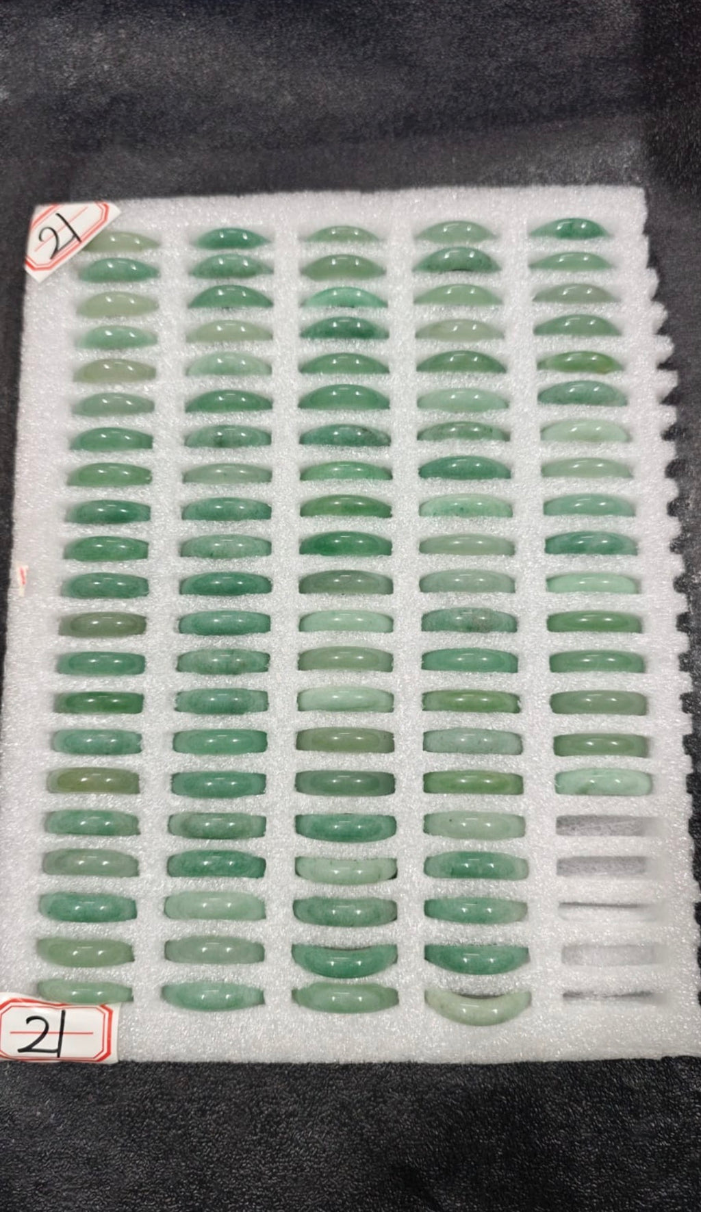 Green Aventurine Crystal Ring – Luck, Growth & Opportunity
A beautifully carved natural Green Aventurine ring, known worldwide as the Stone of Luck