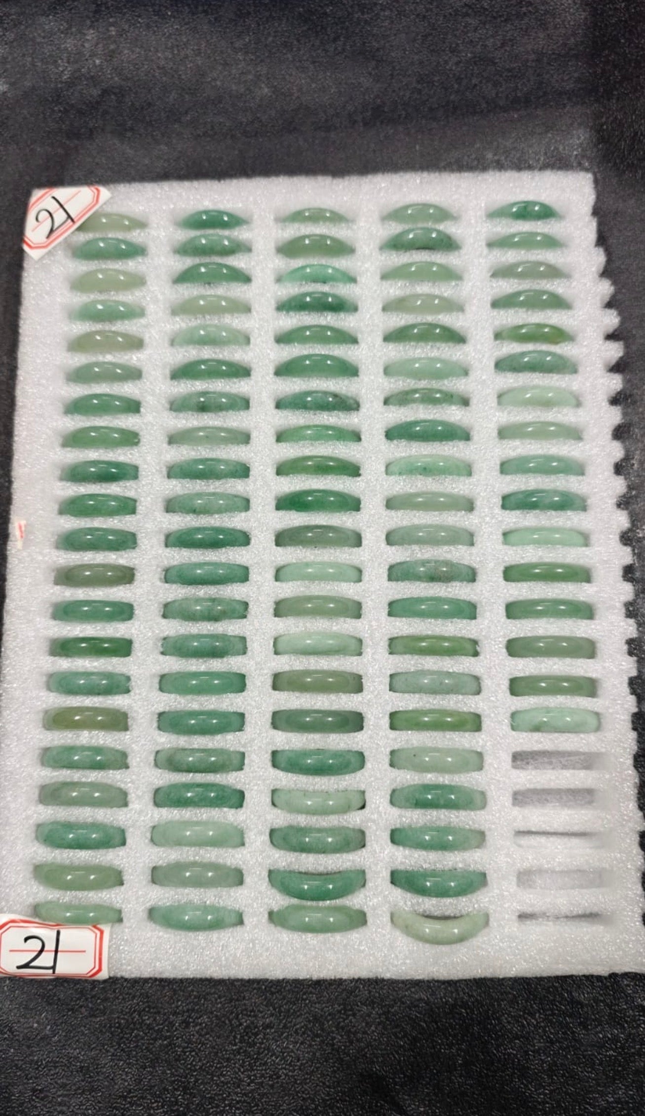 Green Aventurine Crystal Ring – Luck, Growth & Opportunity
A beautifully carved natural Green Aventurine ring, known worldwide as the Stone of Luck