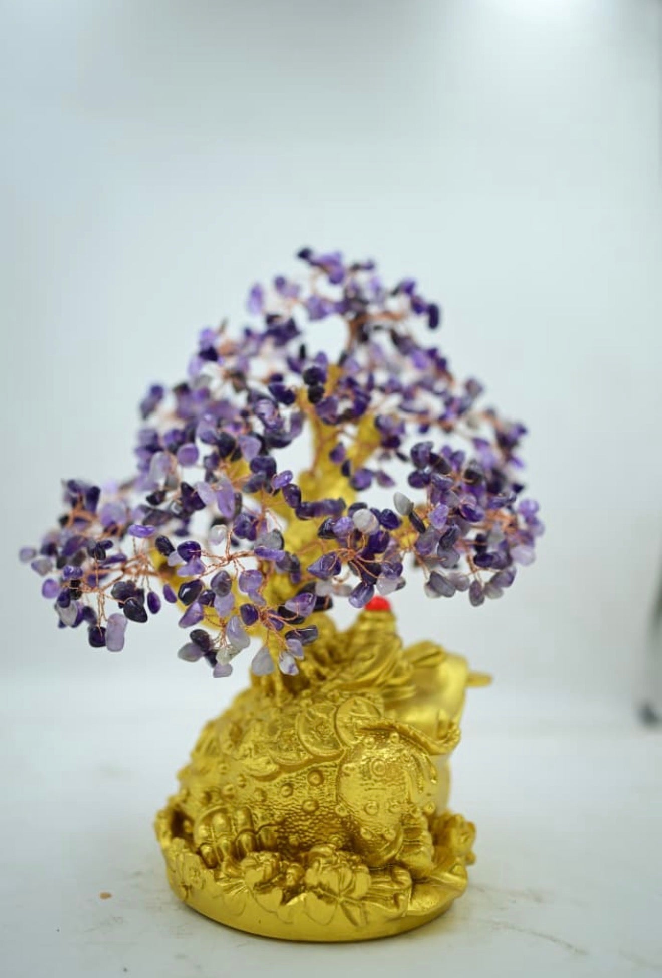 Seven Chakra Crystal Tree on Money Frog (Three-Legged Frog)

Feng Shui Wealth Frog with Crystal Gem Tree Money Frog Crystal Tree Showpie