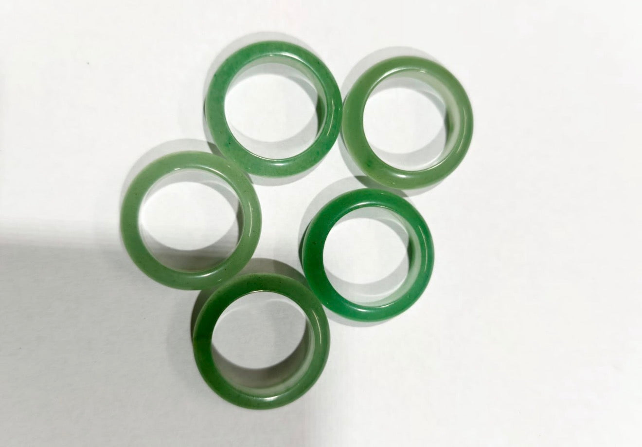 Green Aventurine Crystal Ring – Luck, Growth & Opportunity
A beautifully carved natural Green Aventurine ring, known worldwide as the Stone of Luck